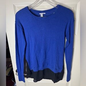 NWOT Halogen women’s XS sweater (blue and black) with flowy black trim